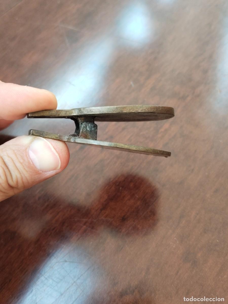 Escriban&iacute;a: Antiguo sujetapapeles en bronce Alfonso XII. - Foto 6