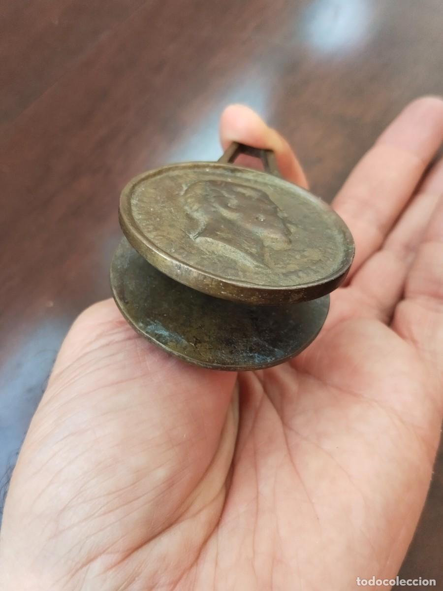 Escriban&iacute;a: Antiguo sujetapapeles en bronce Alfonso XII. - Foto 7