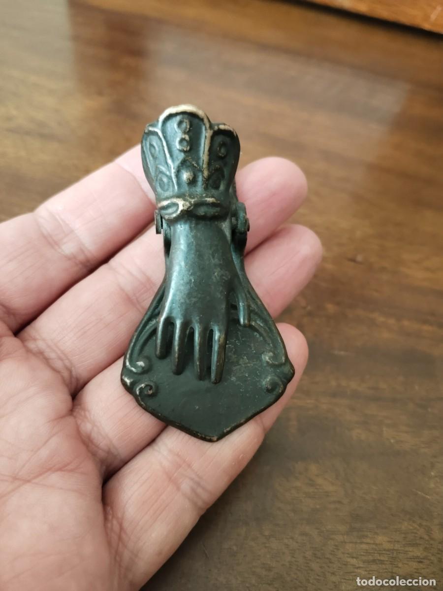 Escriban&iacute;a: Sujetapapeles mano. Peque&ntilde;o, 7 cm. - Foto 5