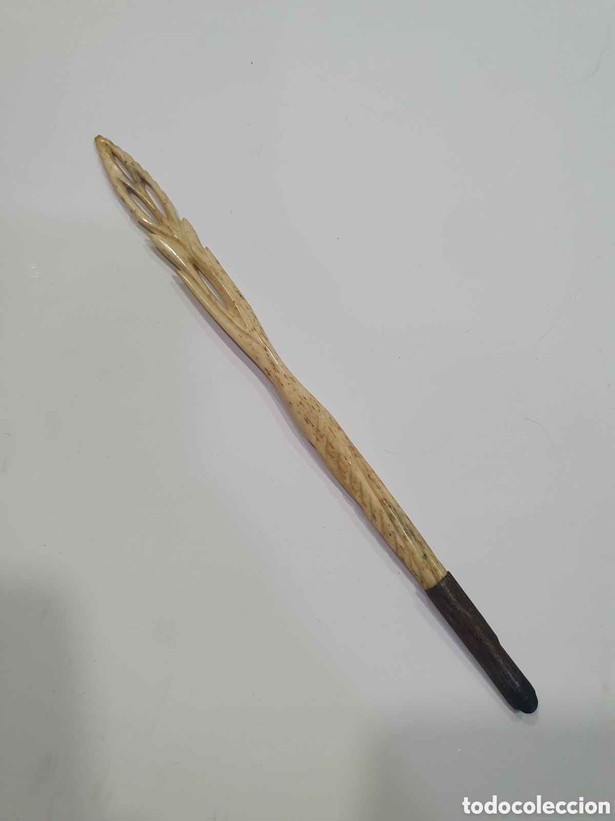 Escriban&iacute;a: Antiguo portaplumillas en hueso. (L66)