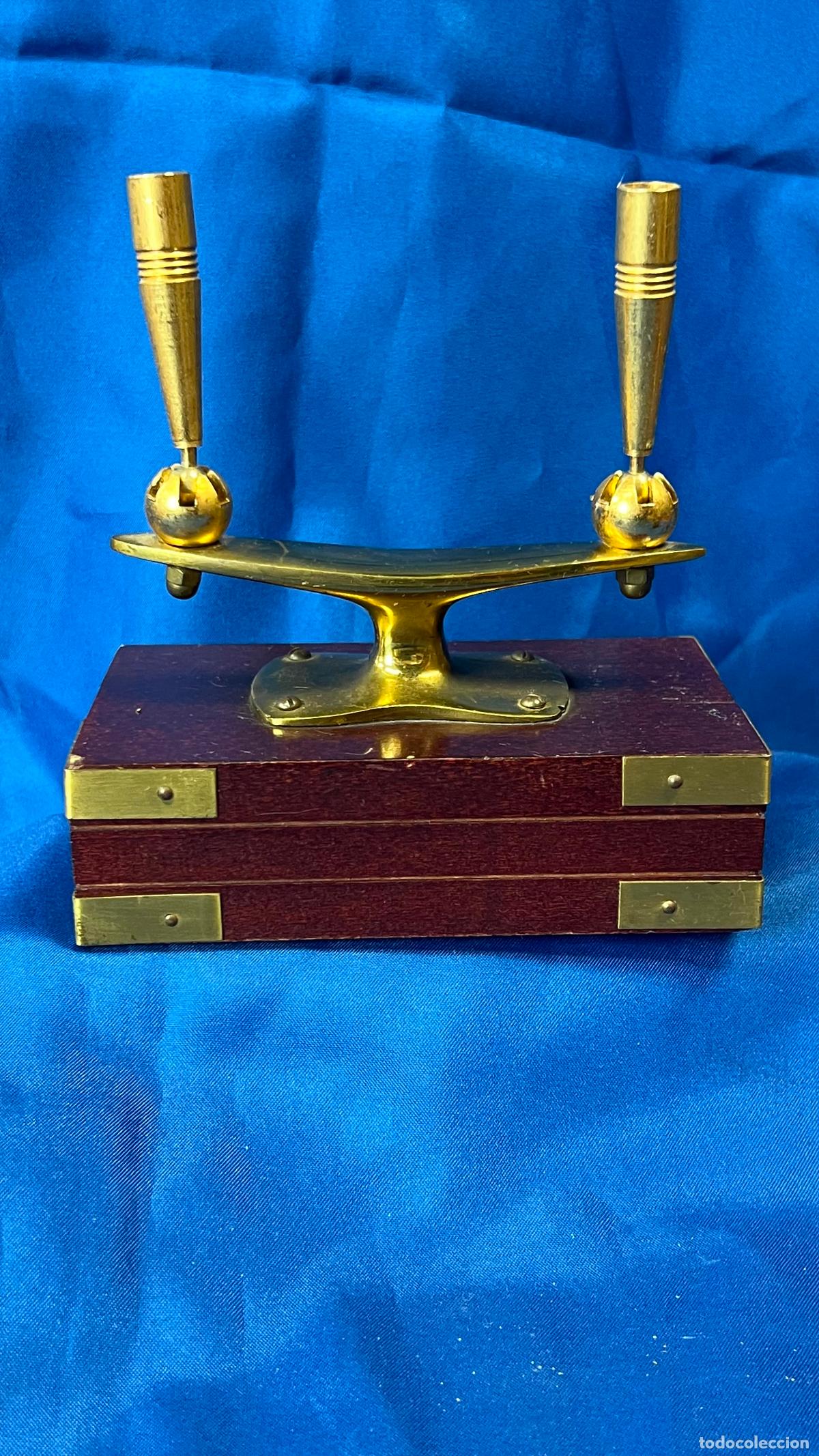 Escriban&iacute;a: Antiguo Soportebol&iacute;grafo Doble de Sobremesa Estilo N&aacute;utico. Placa de Madera y Lat&oacute;n Vintage