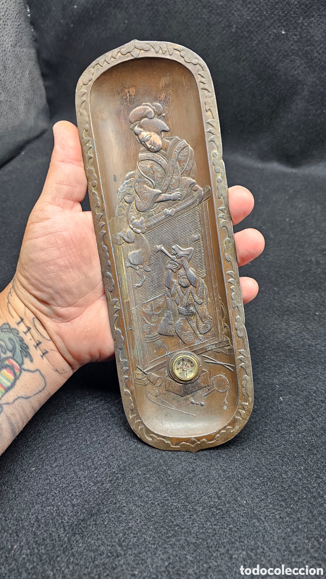 Escriban&iacute;a: Antigua bandeja japonesa para plumas del periodo meji ( 1868 / 1912 )