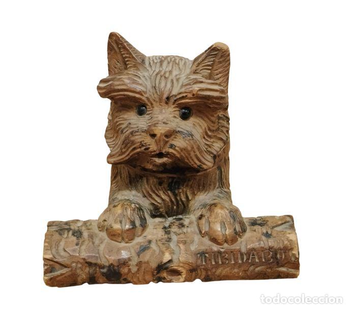 Escriban&iacute;a: ANTIGUO TINTERO EN FORMA DE PERRO. TIBIDABO. MADERA TALLADA. ESPA&Ntilde;A. SIGLO XIX-XX.