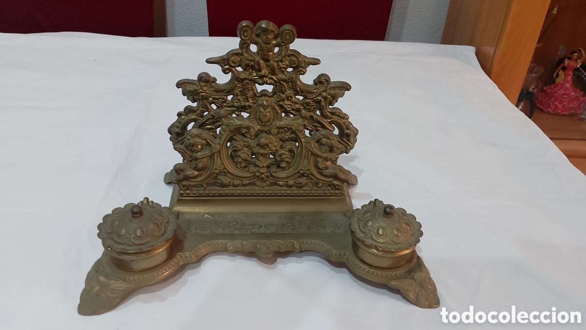 Escriban&iacute;a: Antigua escriban&iacute;a de bronce modernista