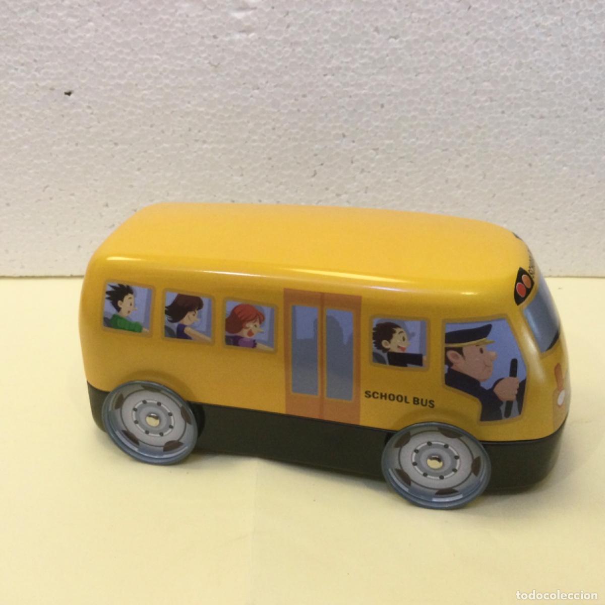 Escriban&iacute;a: Autobus escolar met&aacute;lico. Estuche de rotuladores. SIN USO