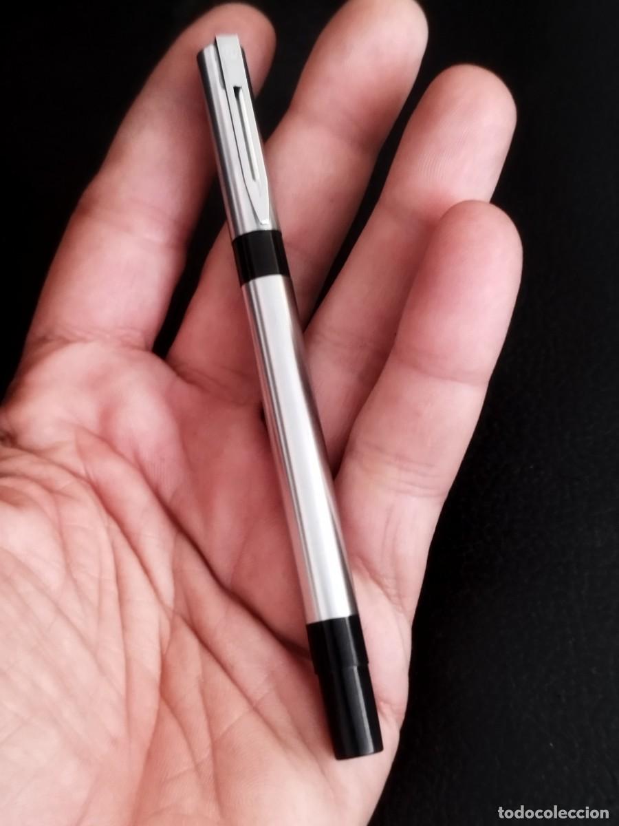 Escriban&iacute;a: Antiguo roller waterman plateado. Sin probar.