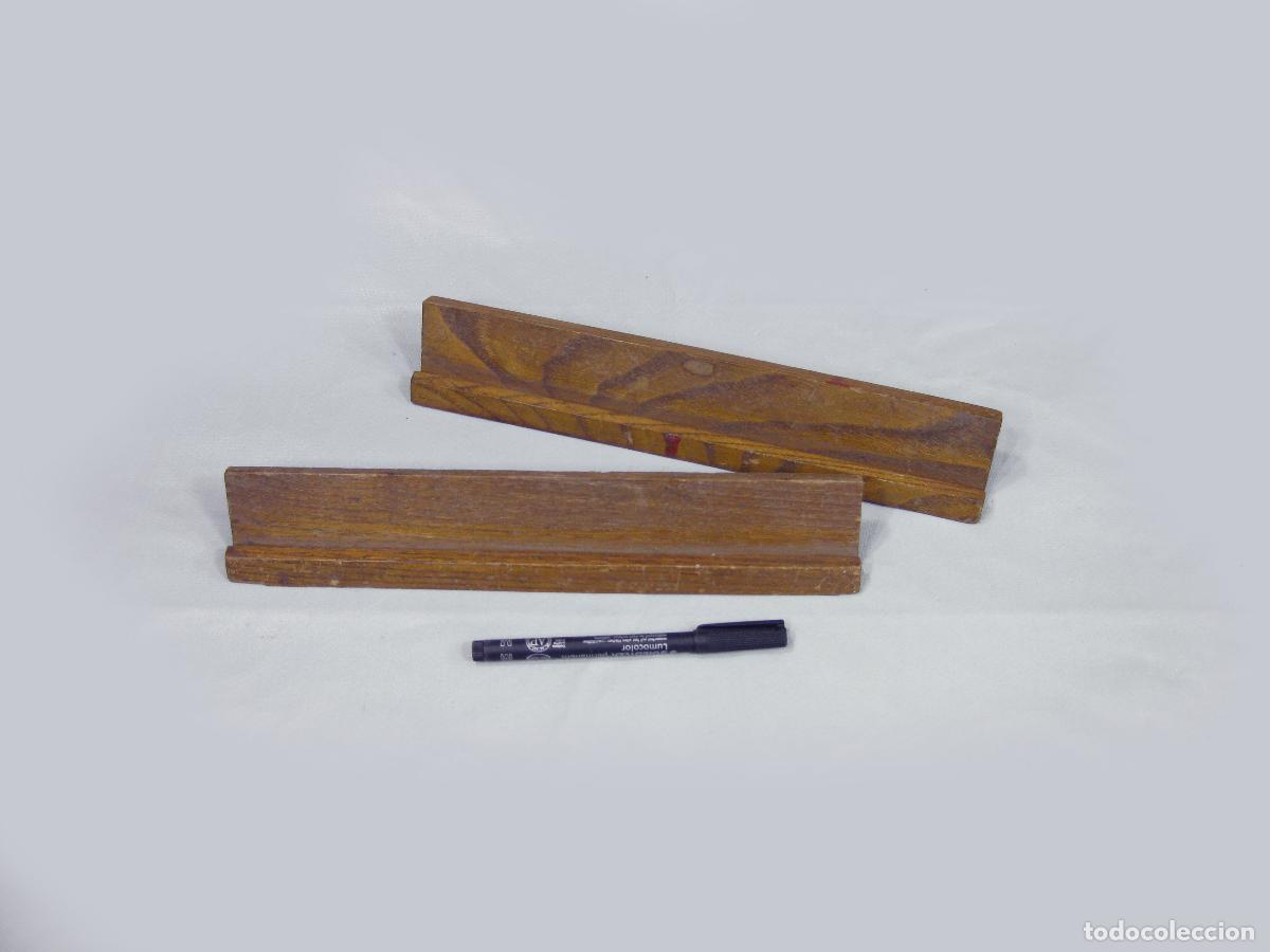 Escriban&iacute;a: PAREJA DE SOPORTES DE MADERA PARA FICHAS O TABLAS DE ORGANIZACI&Oacute;N DE OFICINA. A&Ntilde;OS 50