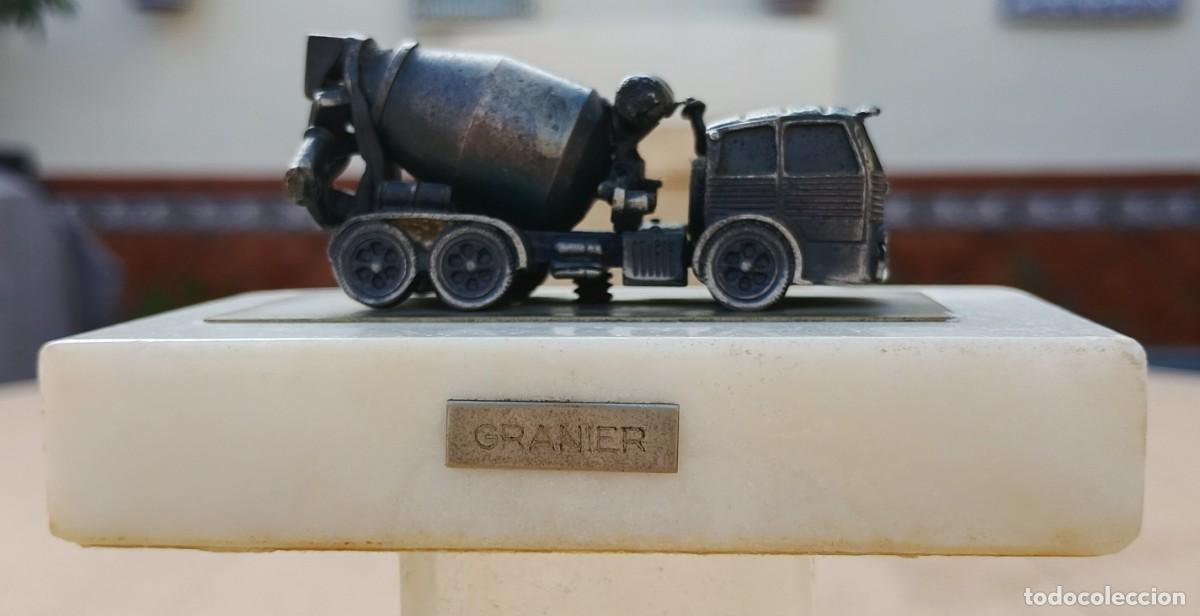 Escriban&iacute;a: Pegaso 3060 Hormigonera Pisapapeles Obsequio Corporativo Granier