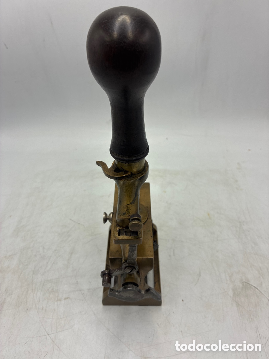 Escriban&iacute;a: Antiguo numerador de bronce. - Foto 3