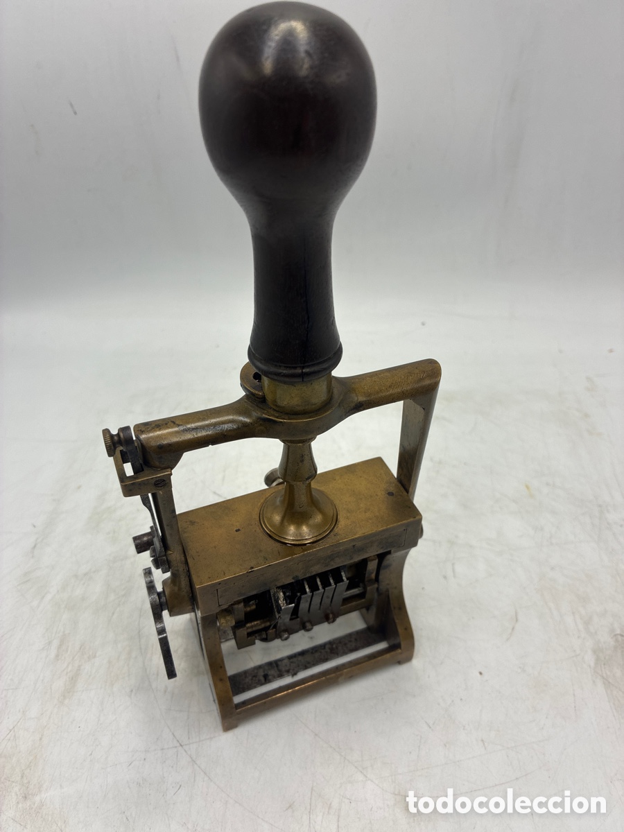 Escriban&iacute;a: Antiguo numerador de bronce. - Foto 4