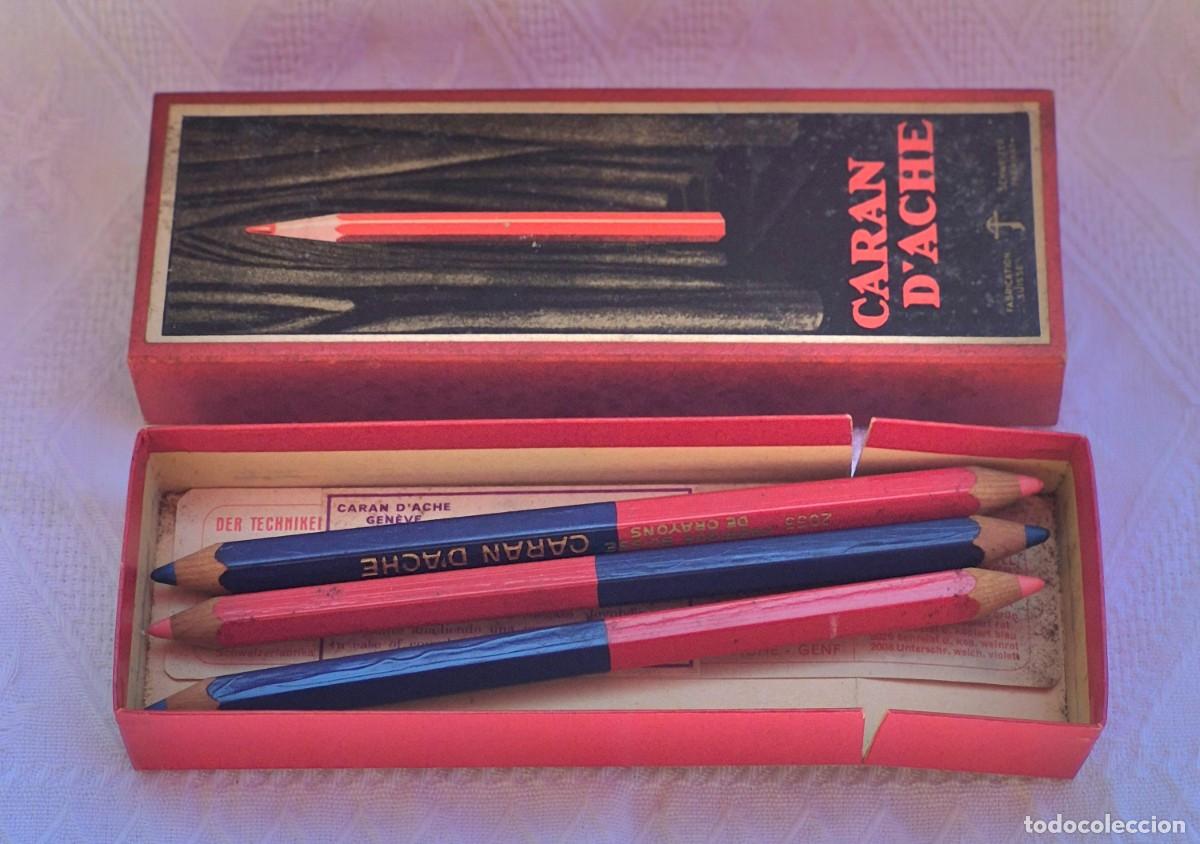 Escriban&iacute;a: CARAN D&rsquo;ACHE - n&ordm; 2055 azul / rojo &ndash; made in Suisse &ndash; caja con 3 l&aacute;pices - estuche cart&oacute;n - a&ntilde;o 1951