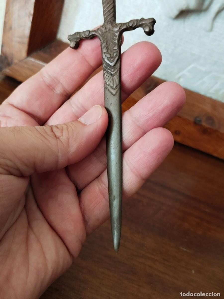 Escriban&iacute;a: Antiguo abrecartas en bronce. Ver. - Foto 4