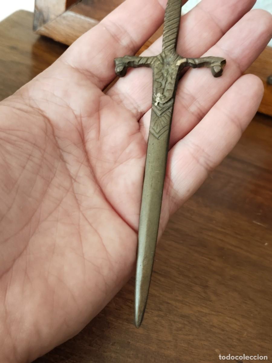 Escriban&iacute;a: Antiguo abrecartas en bronce. Ver. - Foto 8