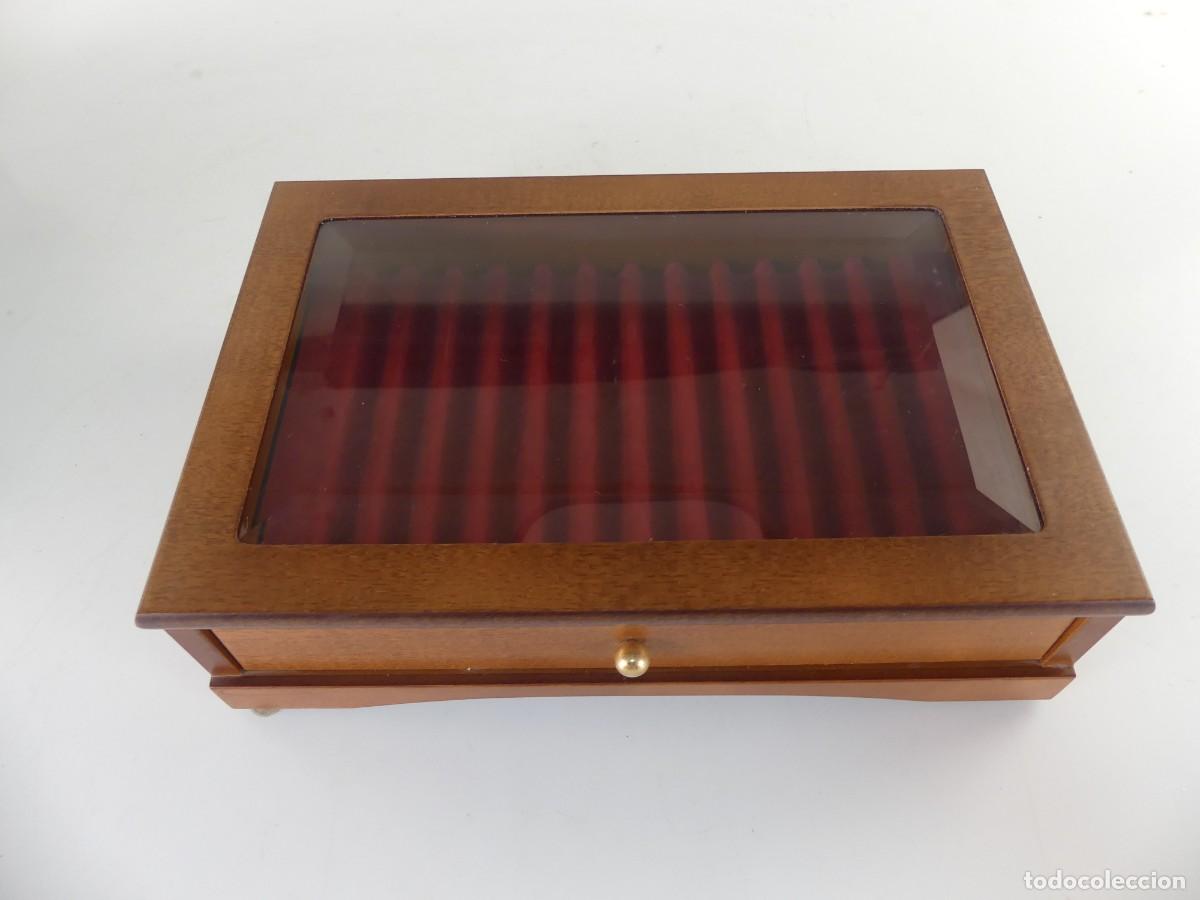 Escriban&iacute;a: CAJA PARA PLUMAS BOL&Iacute;GRAFOS EXPOSITOR VITRINA