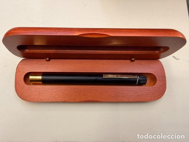 Escriban&iacute;a: BOLIGRAFO PUNTERO LASER AQUARII. BEP-08