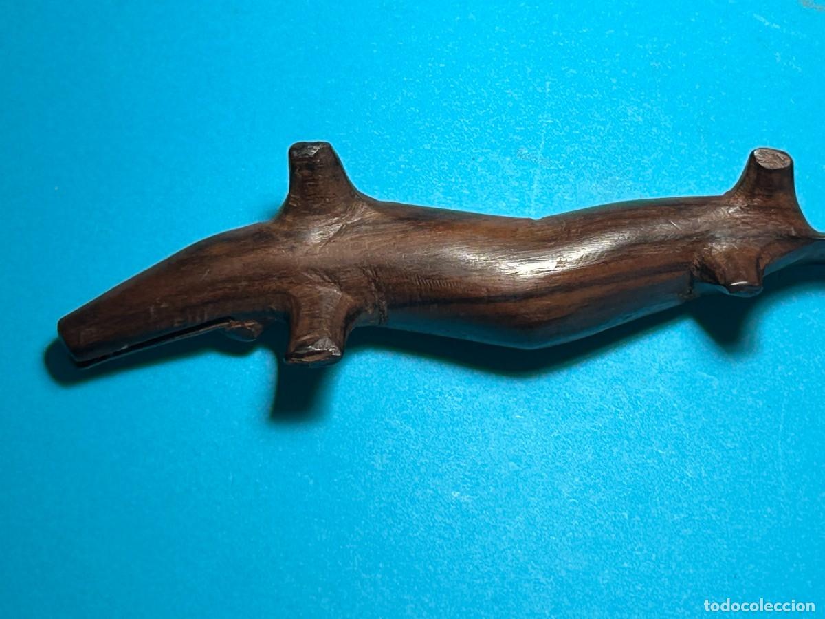 Escriban&iacute;a: ABRECARTAS DE MADERA TALLADO A MANO CON FORMA DE COCODRILO - Foto 6