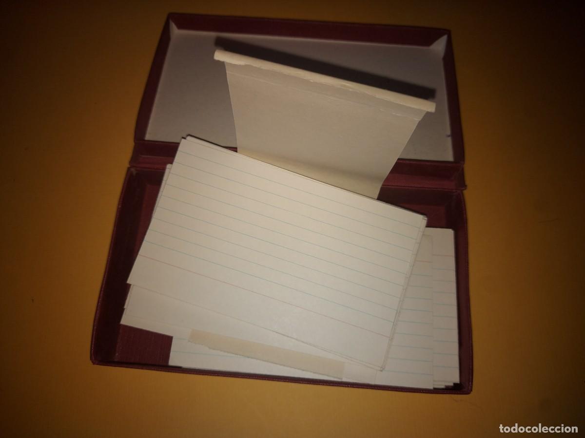 Escriban&iacute;a: antiguo estuche con hojas