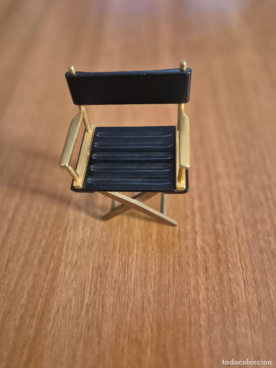 Escriban&iacute;a: PORTAPAPELES MAGNETICO CON FORMA DE MINI SILLA DE DIRECTOR.