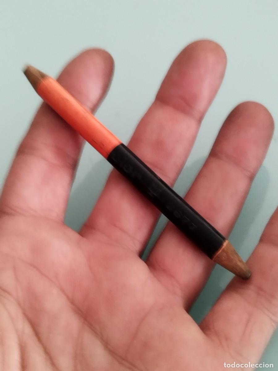 Escriban&iacute;a: Antiguo l&aacute;piz bicolor marcado 2677.
