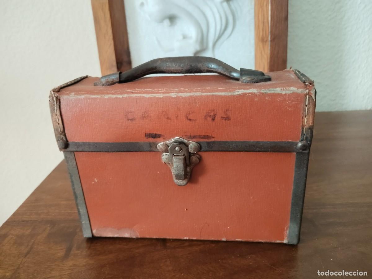 Escriban&iacute;a: Antiguo malet&iacute;n escolar. Peque&ntilde;o.