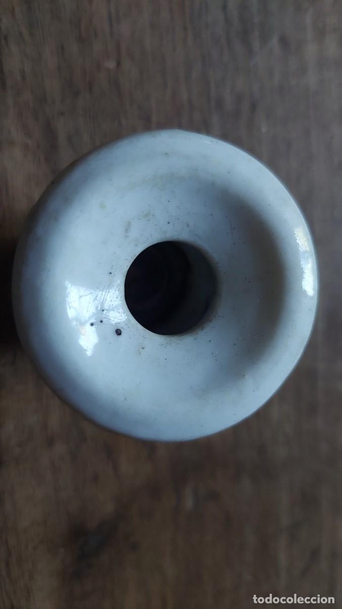 Escriban&iacute;a: Tintero de pupitre porcelana