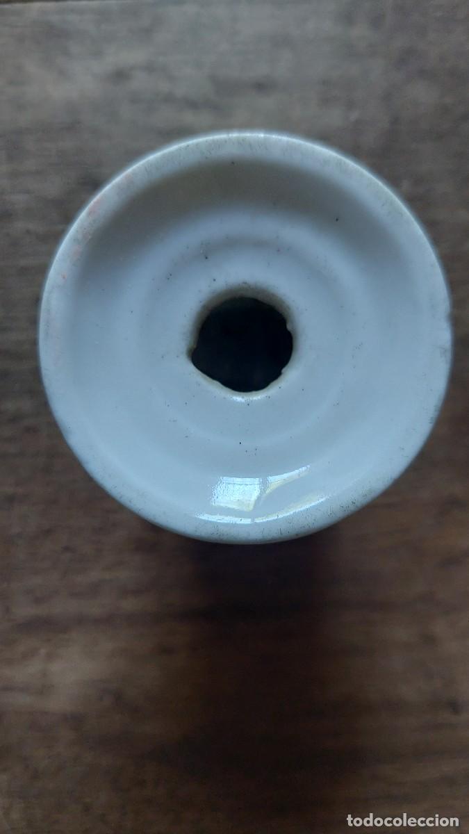 Escriban&iacute;a: Tintero de pupitre porcelana