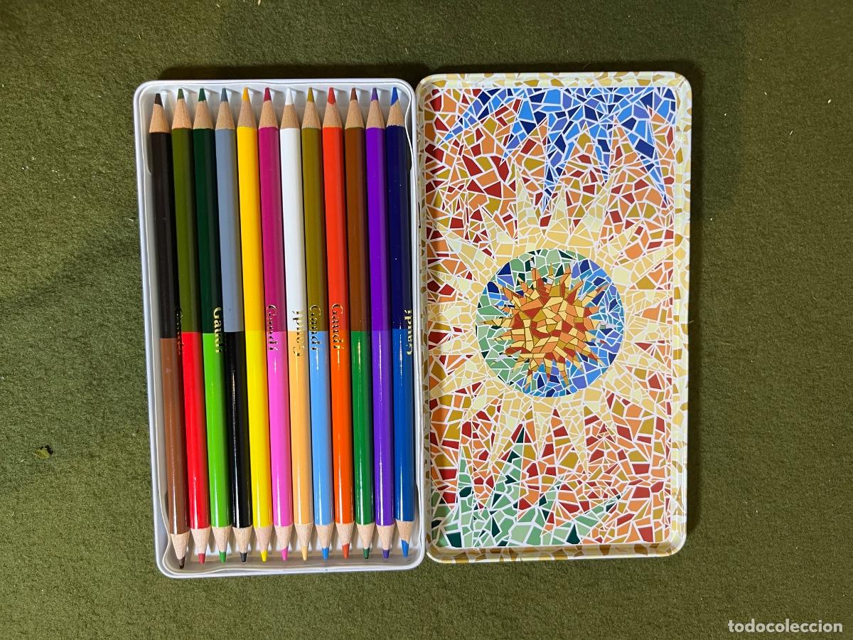 Escriban&iacute;a: Estuche met&aacute;lico Gaud&iacute; con 12 l&aacute;pices de colores &ndash; Trencad&iacute;s modernista Barcelona &ndash; Javier S.A.