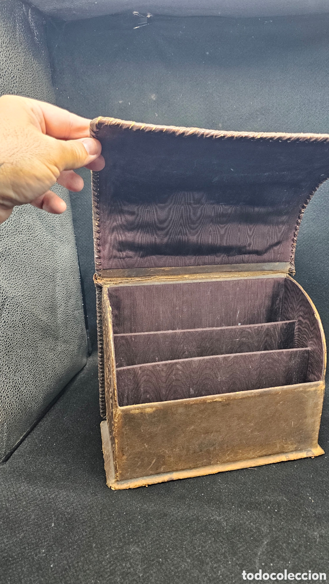 Escriban&iacute;a: Antiguo guarda cartas de cuero repujado - Foto 8