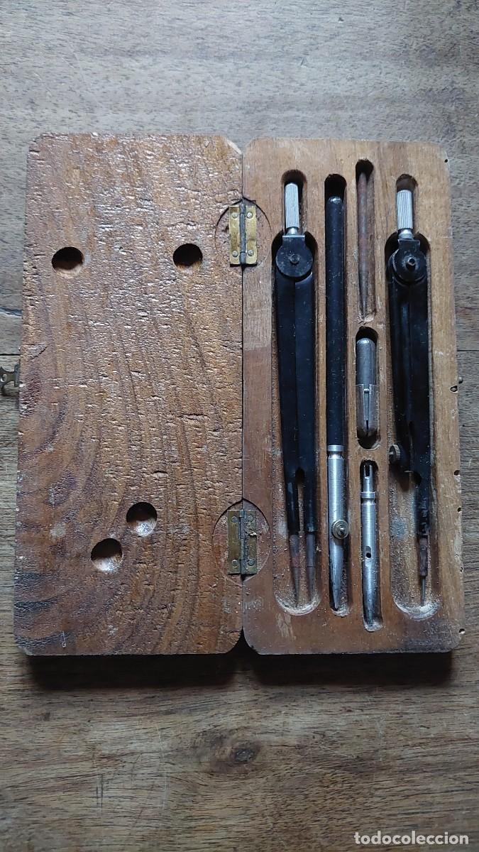 Escriban&iacute;a: Antiguo juego de compas en madera y hierro