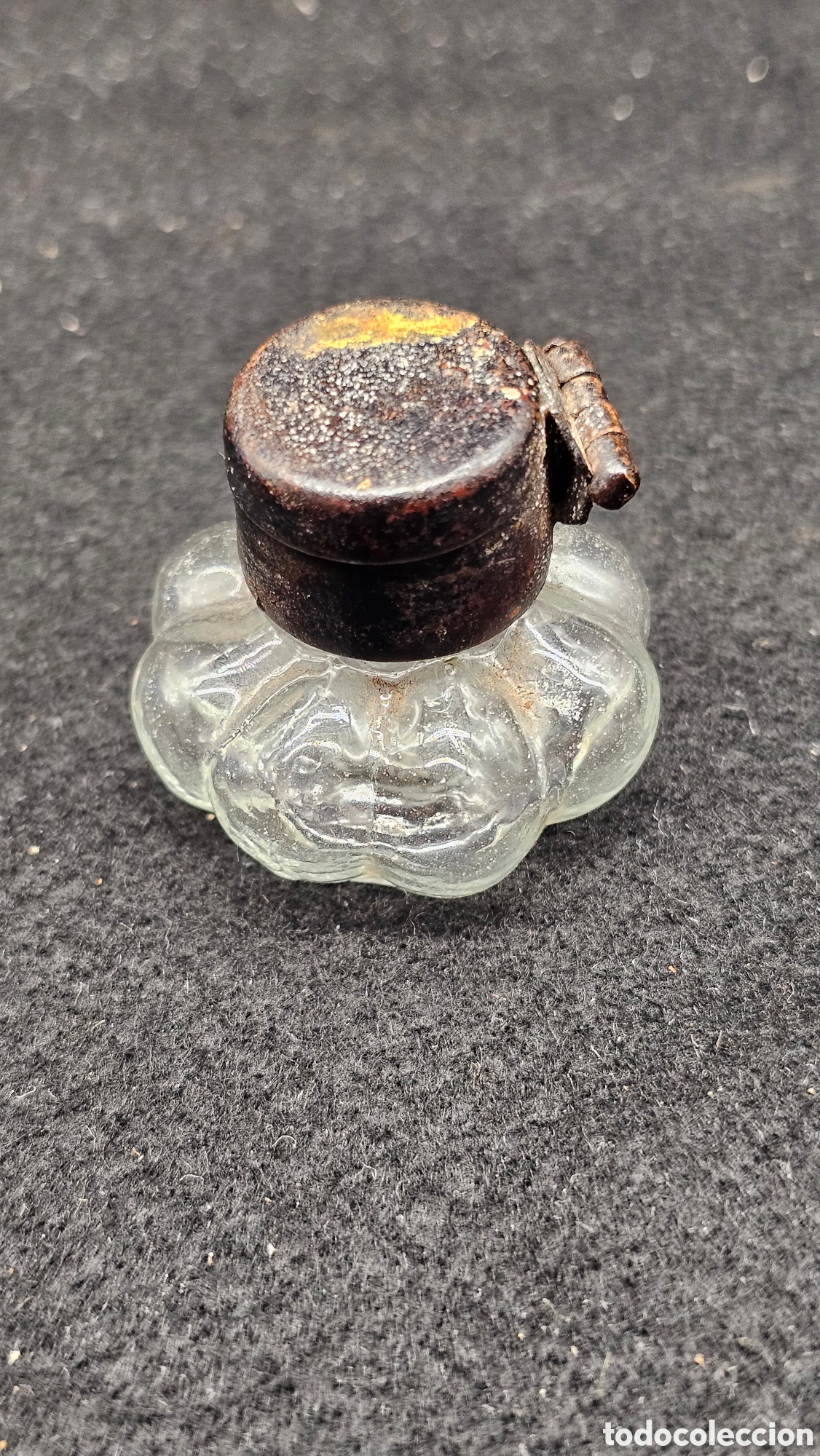 Escriban&iacute;a: Antiguo tintero de cristal
