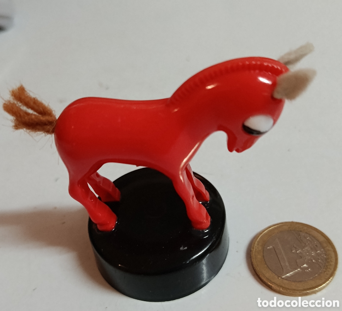 Escriban&iacute;a: Sacapuntas con forma de caballo rojo, sin usar