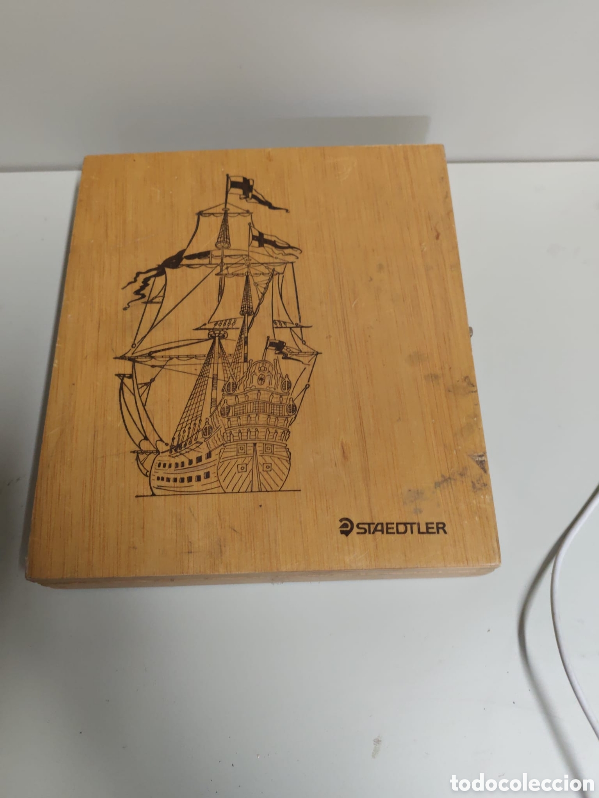 Escriban&iacute;a: Caja plumier estuche vacio Staedler. Para limpiar