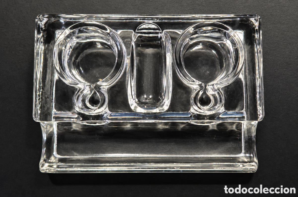 Escriban&iacute;a: Tintero antiguo de vidrio moldeado con portal&aacute;pices 17 x 12 x 4 cm