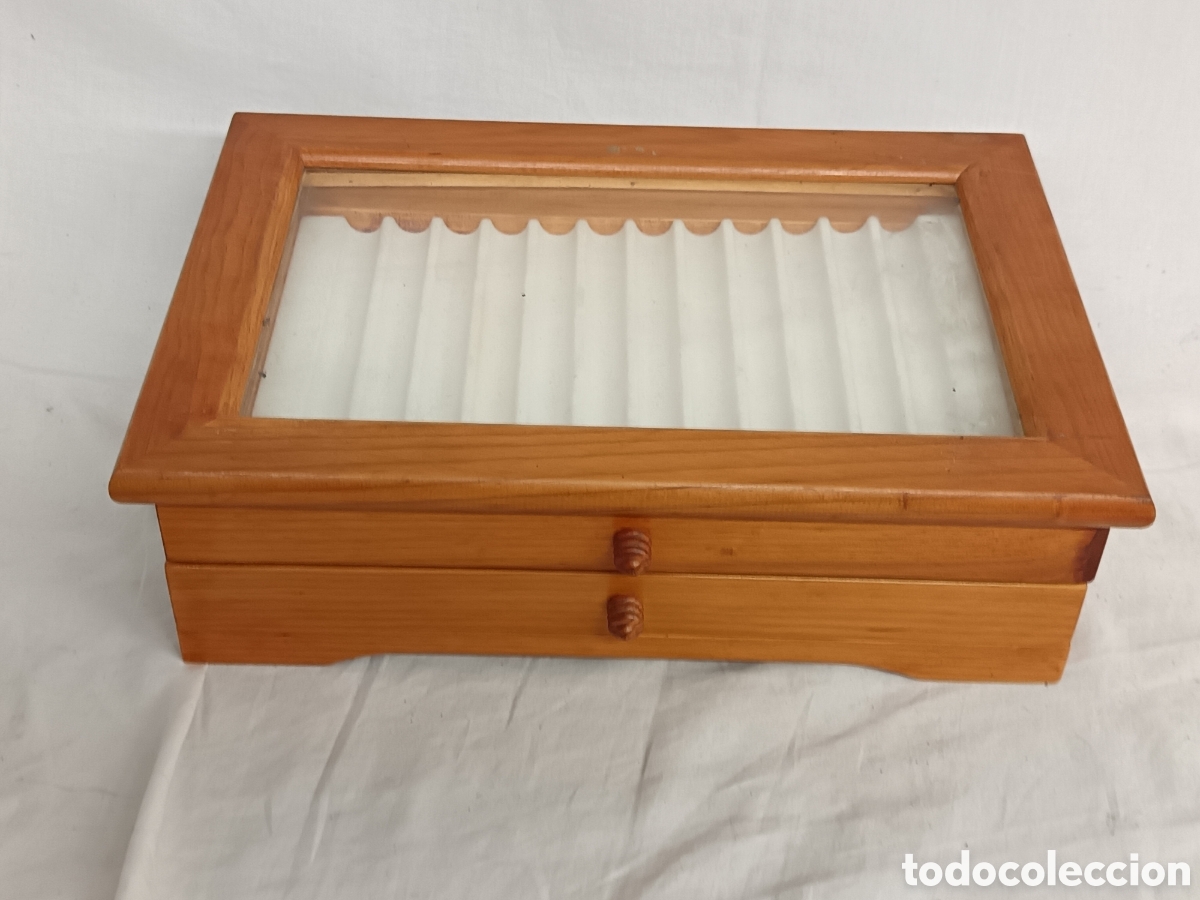 Writing Items: EXPOSITOR , ARMARITO PARA PLUMAS, MADERA