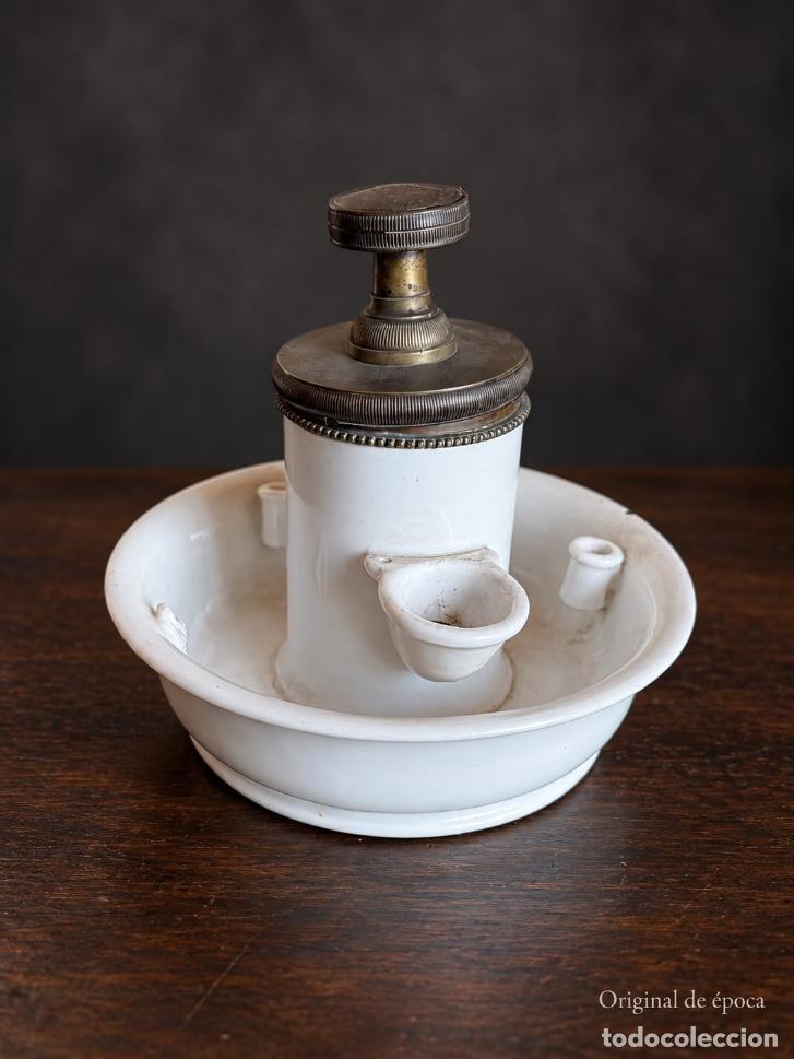 Escriban&iacute;a: (ANT-261002)ANTIGUO TINTERO DE PORCELANA MECANISMO DE BOMBEO - Inscripci&oacute;n &laquo;M&eacute;daille d&rsquo;Argent 1839&raquo;,