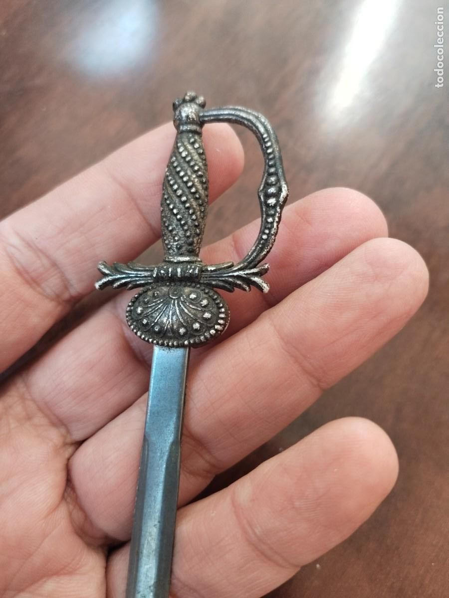 Escriban&iacute;a: Antiguo abrecartas espada. - Foto 3