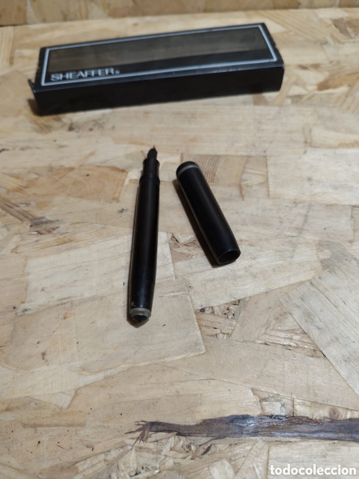 Escriban&iacute;a: Pluma estilogr&aacute;fica Sheaffer con plum&iacute;n de oro. - Foto 3