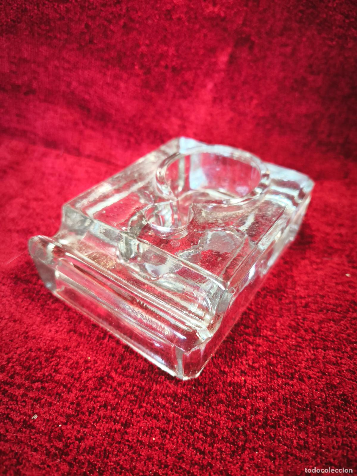 Escriban&iacute;a: TINTERO ANTIG&Uuml;O DE CRISTAL PRENSADO.