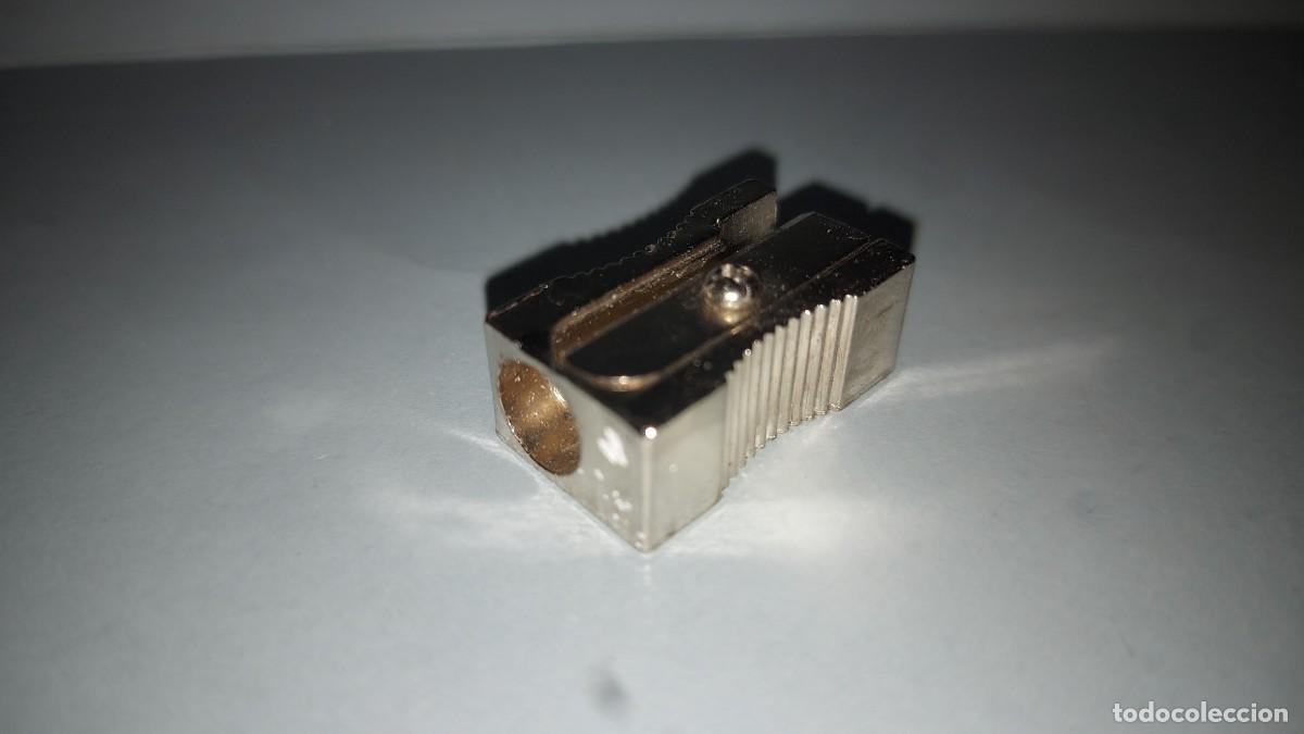 Escriban&iacute;a: ANTIGUO SACAPUNTAS DE METAL - Foto 1