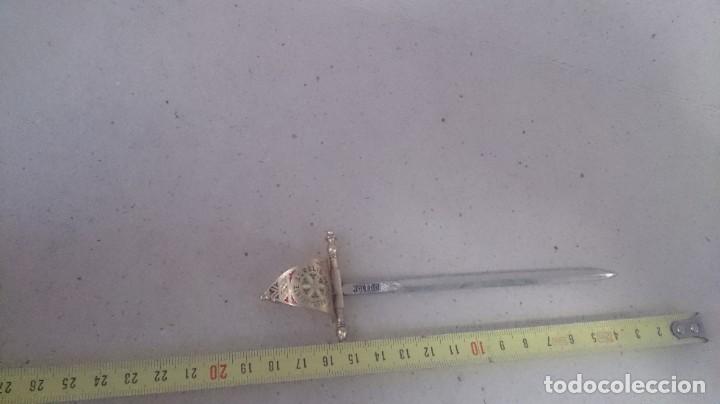 Estilogr&aacute;ficas antiguas, bol&iacute;grafos y plumas: Abrecartas espada. TOLEDO - Foto 2