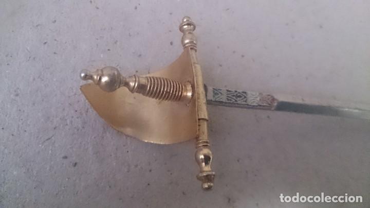 Estilogr&aacute;ficas antiguas, bol&iacute;grafos y plumas: Abrecartas espada. TOLEDO - Foto 5