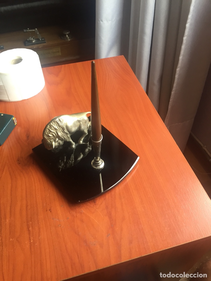 Estilogr&aacute;ficas antiguas, bol&iacute;grafos y plumas: Escriban&iacute;a de toro - Foto 1