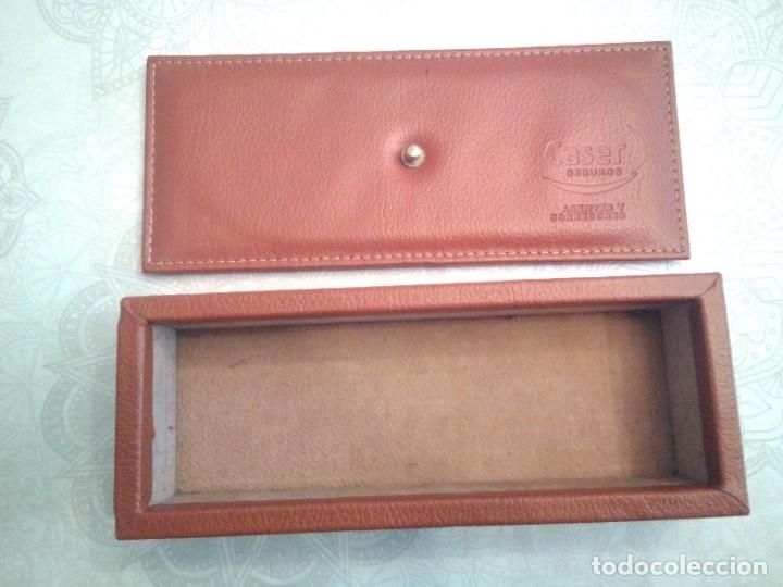 Estilogr&aacute;ficas antiguas, bol&iacute;grafos y plumas: Caja de mesa - Foto 2