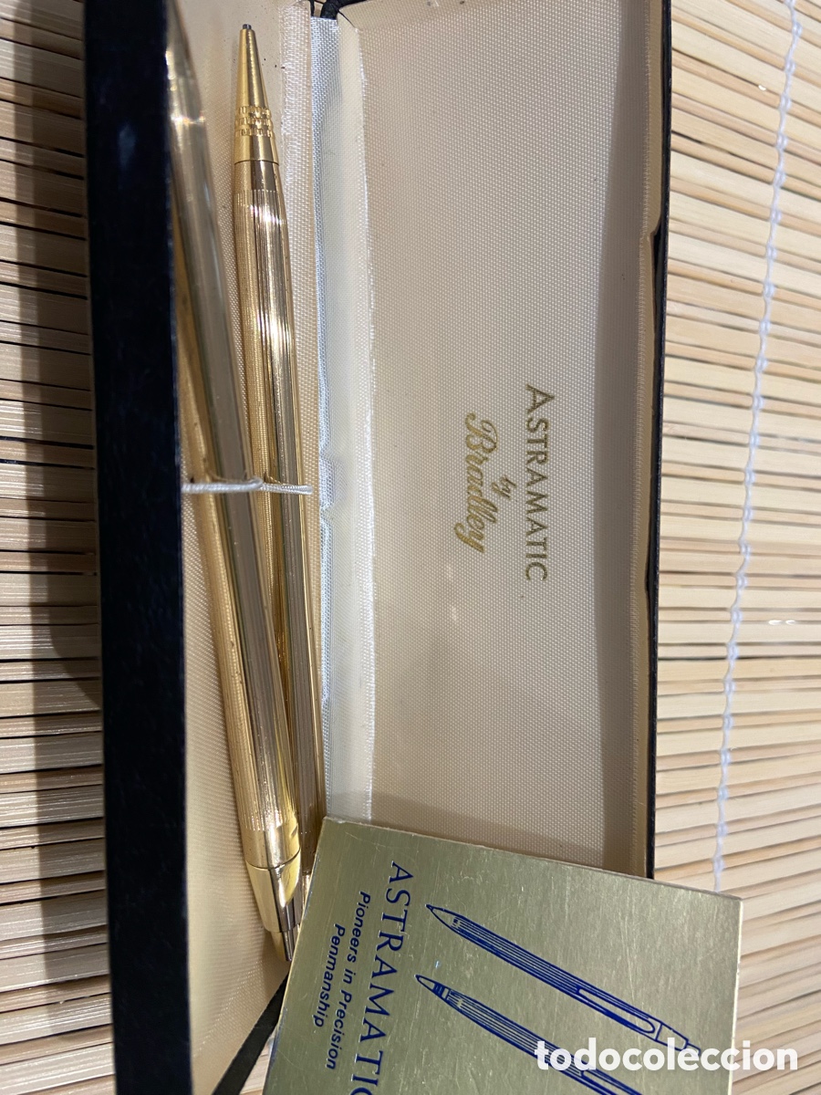 Estilogr&aacute;ficas antiguas, bol&iacute;grafos y plumas: Conjunto bol&iacute;grafo y portaminas dorado sin estrenar ASTRAMATIC