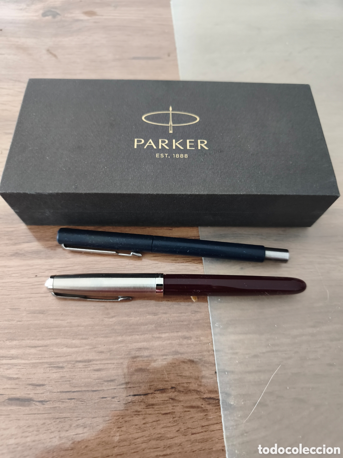 Estilogr&aacute;ficas antiguas, bol&iacute;grafos y plumas: Lote 2 Colecci&oacute;n Parker 51 Vintage color burdeos y azul