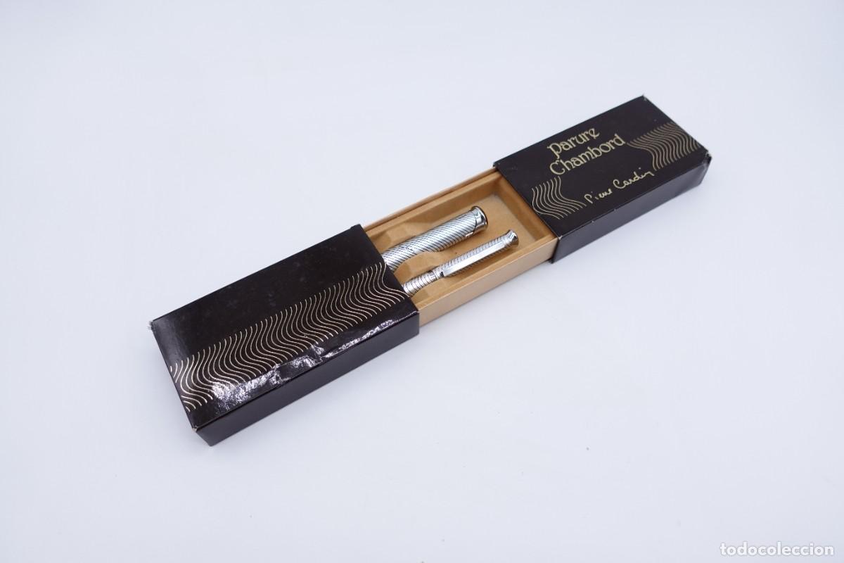 Stylos-plume Anciens, stylos-bille et becs de plume: JUEGO PIERRE CARDIN BOL&Iacute;GRAFO Y ENCENDEDOR METAL CROMADO EN LAS ESTUCHE ORIGINAL