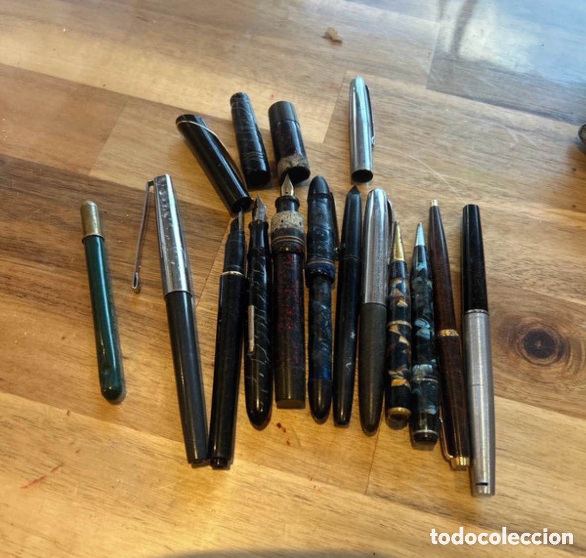 Estilogr&aacute;ficas antiguas, bol&iacute;grafos y plumas: Lote portaplumas, portalapices y varios a catalogar