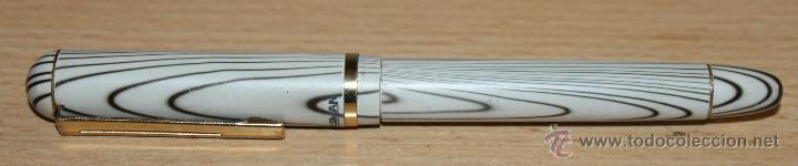Plumas estilogr&aacute;ficas antiguas: PLUMA ESTILOGR&Aacute;FICA - MARKSMAN - GRIS Y BLANCO - Foto 1