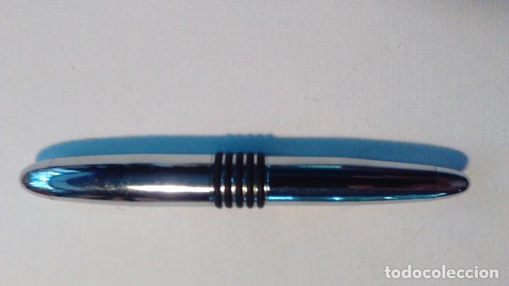 Plumas estilogr&aacute;ficas antiguas: Pluma de metal plateado - Foto 1