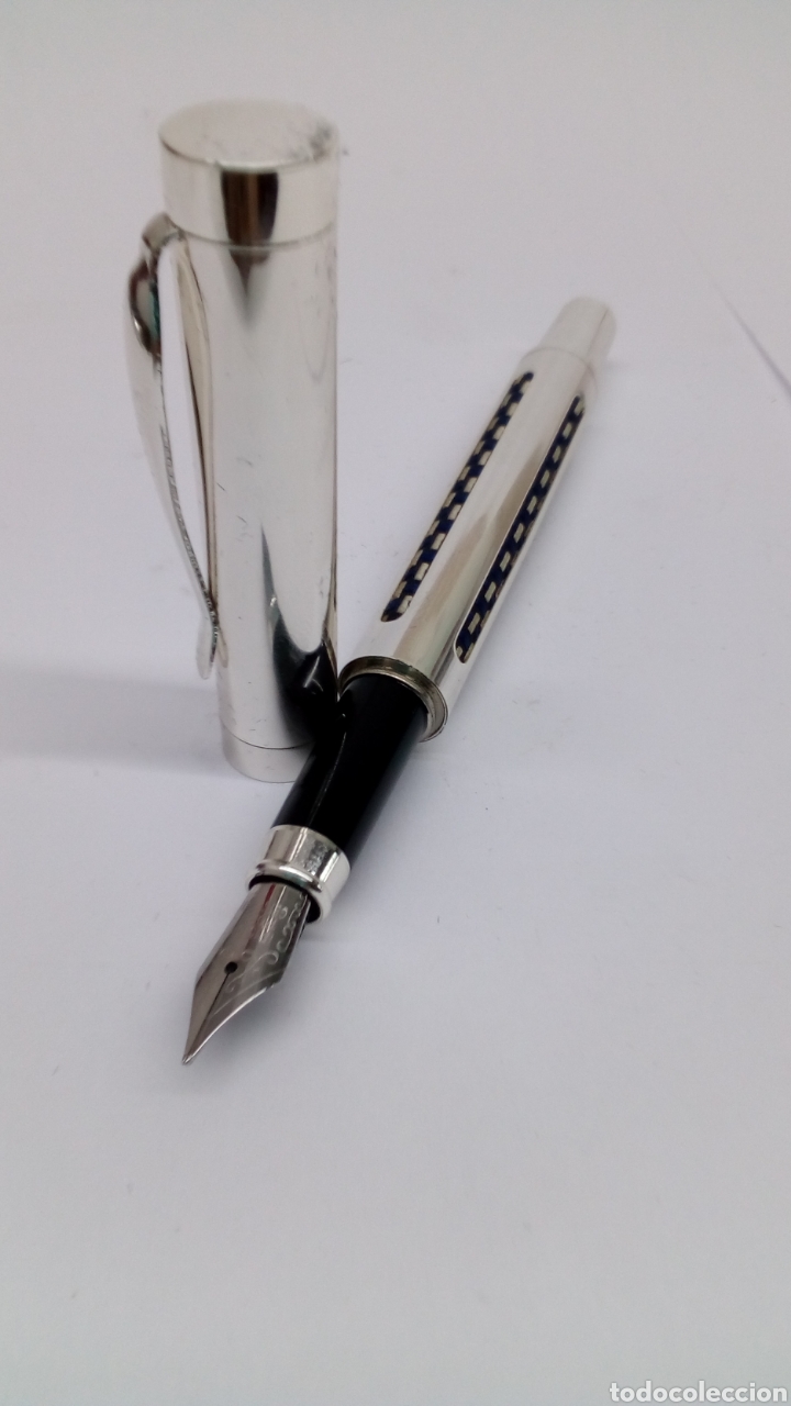 Plumas estilogr&aacute;ficas antiguas: Pluma SilverLegends cuerpo met&aacute;lico plateado y bordado nueva